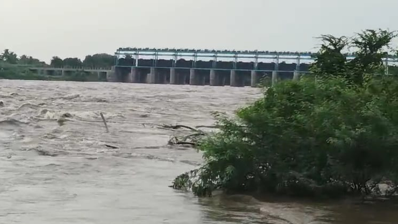 ಮಹಾರಾಷ್ಟ್ರದಿಂದ 1.20 ಲಕ್ಷ ಕ್ಯುಸೆಕ್‌ ನೀರು ಬಿಡುಗಡೆ – ಭೀಮಾ ನದಿ ಪಾತ್ರದಲ್ಲಿ ಪ್ರವಾಹ ಭೀತಿ