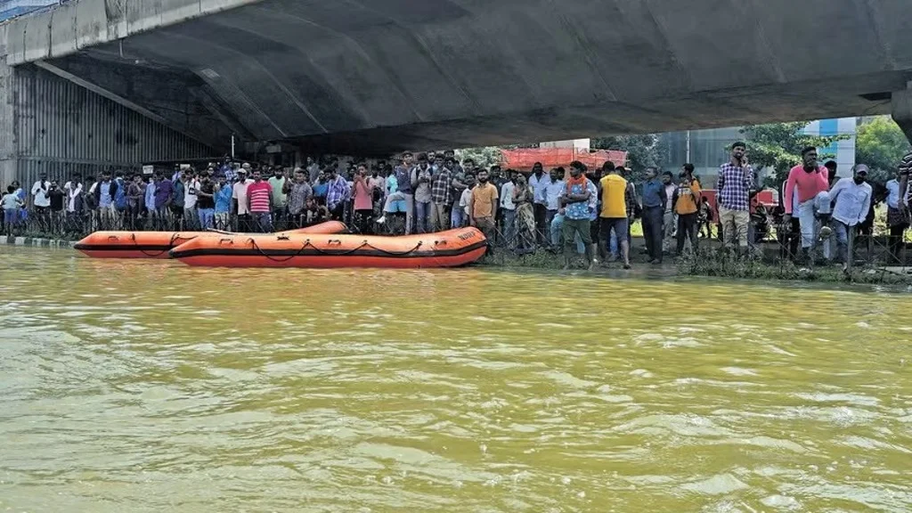 ಯಲಹಂಕದಲ್ಲಿ ಮೇಘಸ್ಫೋಟ : ಉಕ್ಕಿ ಹರಿದ ಕೆರೆಗಳು, ಲೇಔಟ್ ಗಳು ಜಲಾವೃತ