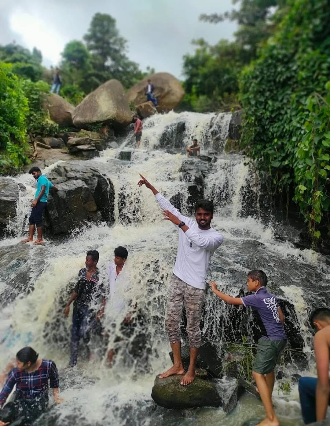ತುಮಕೂರು!! ಕಲ್ಪತರು ನಾಡಲ್ಲಿ ಜಲಪಾತದ ಕೊರಗು ನೀಗಿಸಿದ ಮಧು ಪಾಲ್ಸ್