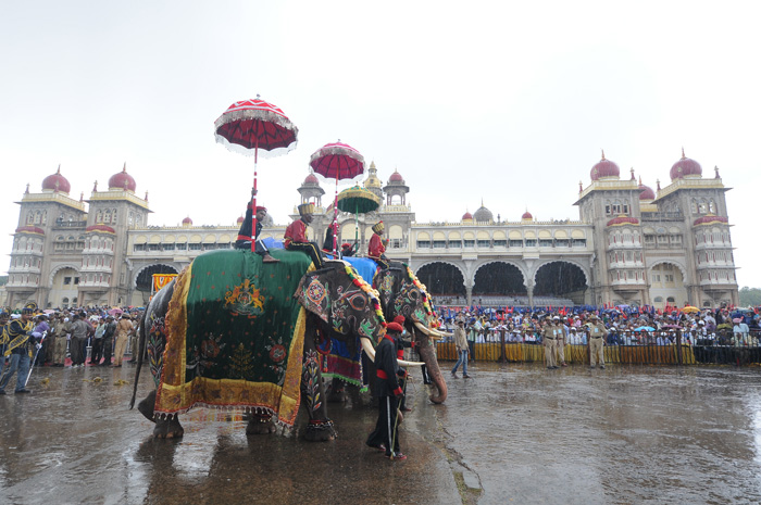 ನಾಡಹಬ್ಬ ದಸರಾ ಉದ್ಘಾಟನೆಗೆ ಕ್ಷಣಗಣನೆ : ಇಲ್ಲಿದೆ ನೋಡಿ ಮೊದಲ ದಿನದ ಕಾರ್ಯಕ್ರಮಗಳ ವಿವರ