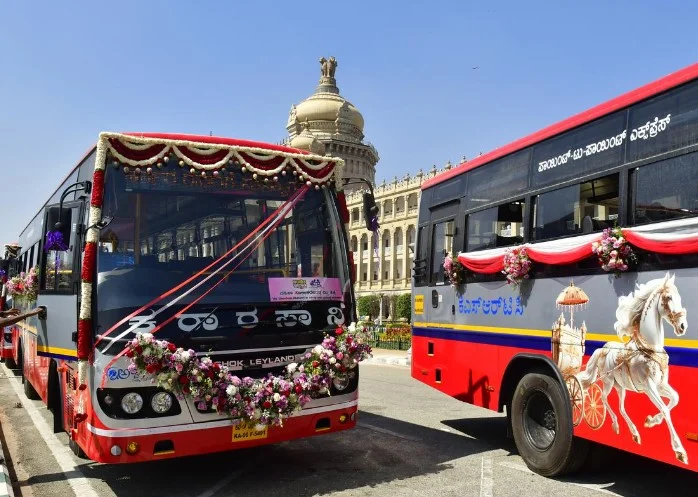 ಬೆಂಗಳೂರಿನ 100 ಕಿಮೀ ವ್ಯಾಪ್ತಿಯಲ್ಲಿ ಅಶ್ವಮೇಧ ಎಸಿ ಬಸ್ಗಳನ್ನು ಪ್ರಾರಂಭಿಸಲು ಕೆಎಸ್ಆರ್ಟಿಸಿ ಯೋಜಿಸಿದೆ.