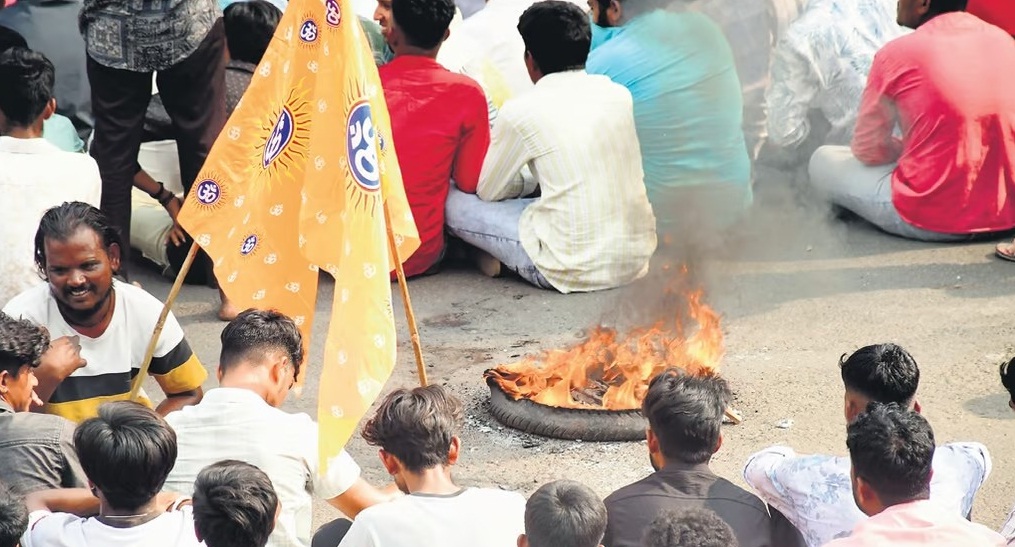 ಕಲಬುರಗಿ || ಅಪ್ರಾಪ್ತ ಬಾಲಕಿ ಮೇಲೆ ಅತ್ಯಾಚಾರ ಖಂಡಿಸಿ ಪ್ರತಿಭಟನೆ