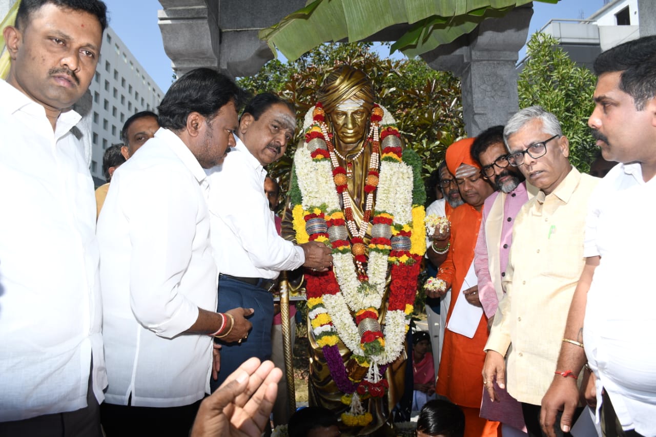 ಬೆಂಗಳೂರು || ಕಾಯಕಯೋಗಿ, ತ್ರಿವಿಧ ದಾಸೋಹಿ ಡಾ. ಶಿವಕುಮಾರ ಸ್ವಾಮೀಜಿ ಪುಣ್ಯಸ್ಮರಣೆ ದಾಸೋಹ ದಿನ ಅಚರಣೆ