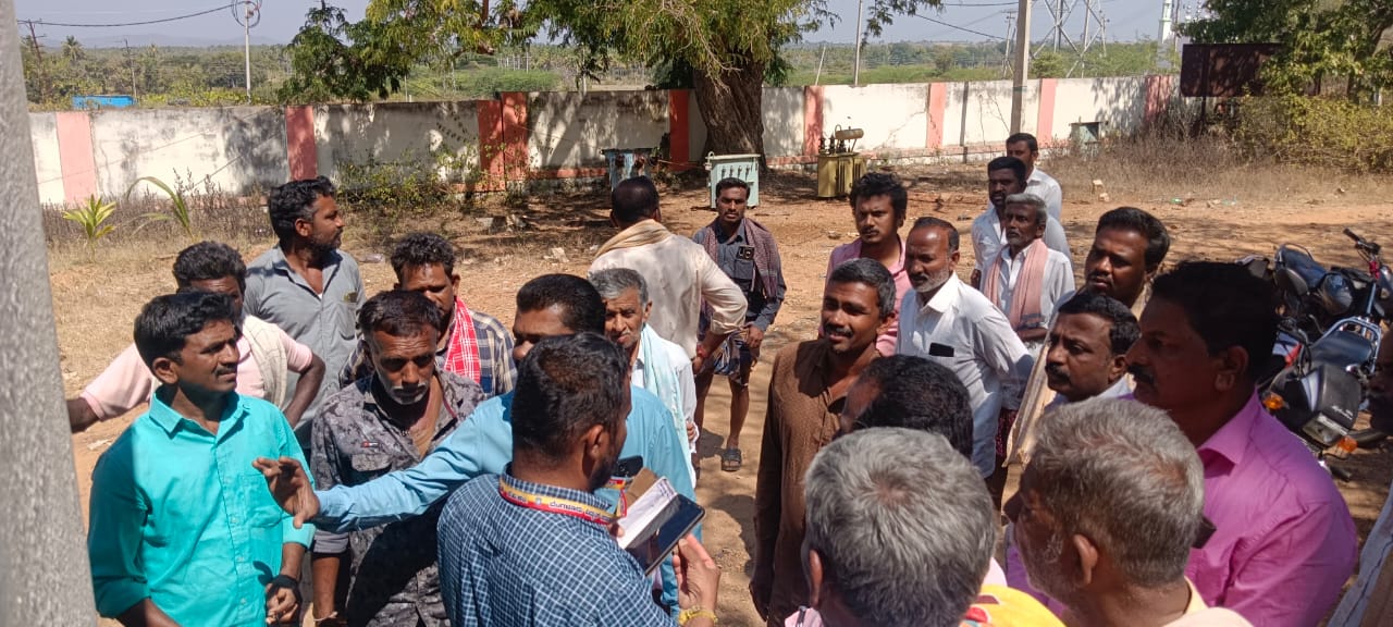 ಶಿರಾ || ಬುಕ್ಕಾಪಟ್ಟಣ ಬೆಸ್ಕಾಂ ಕಛೇರಿ ಮುಂದೆ ರೈತರ ಪ್ರತಿಭಟನೆ