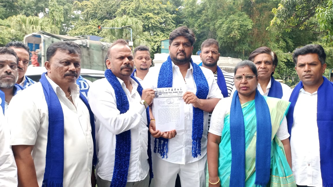 BBMP ಯಲ್ಲಿ ನಿಯಮಗಳನ್ನು ಗಾಳಿಗೆ ತೂರಿ ಹಣ ಬಿಡುಗಡೆ ಕರ್ನಾಟಕ ದಲಿತ ಸಂಘರ್ಷ ಸಮಿತಿ ವತಿಯಿಂದ ಹೋರಾಟ