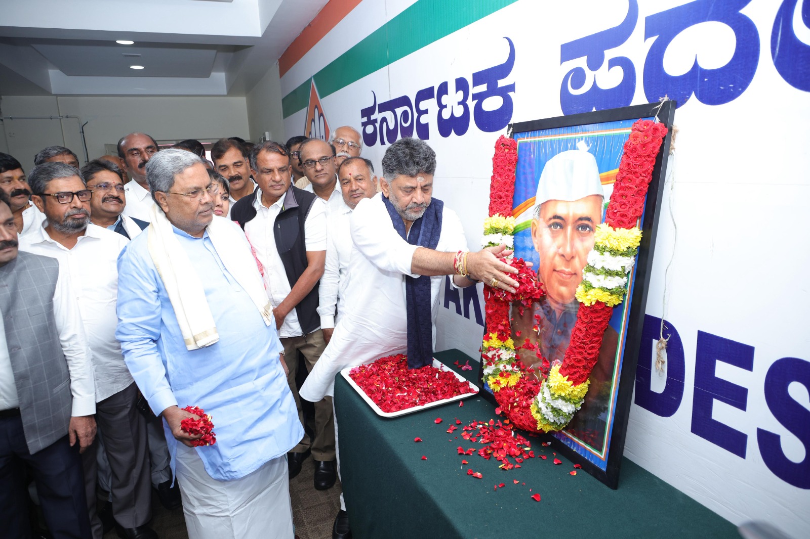 ನೆಹರೂ ಅವರು ಹಾಕಿಕೊಟ್ಟ ಅಡಿಪಾಯದಲ್ಲಿ ಈ ದೇಶವನ್ನು ನಿರ್ಮಾಣ ಮಾಡಲಾಗಿದೆ: D.K. Shivakumar