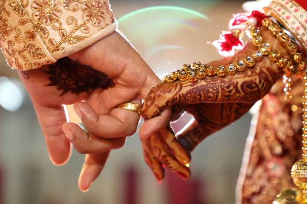 ಹಾಸನ || ತಾಳಿ ಕಟ್ಟುವ ಸಮಯದಲ್ಲಿ ಮದುವೆ ನಿರಾಕರಿಸಿದ Bride: ಗಲಿಬಿಲಿಗೊಂಡ ಬಂಧು ಬಾಂಧವರು