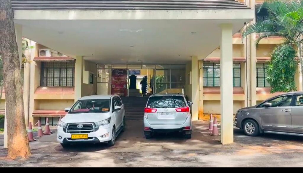 ತುಮಕೂರು || ಗೃಹ ಸಚಿವ ಡಾ. ಜಿ. ಪರಮೇಶ್ವರ್ ಕಾಲೇಜು ಮೇಲೆ ಇಡಿ ದಾಳಿ