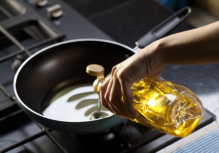 ಪ್ರತಿ ಕುಟುಂಬ ದಿನಕ್ಕೆ ಎಷ್ಟು cooking oil ಬಳಸಬೇಕು ಗೊತ್ತೇ?