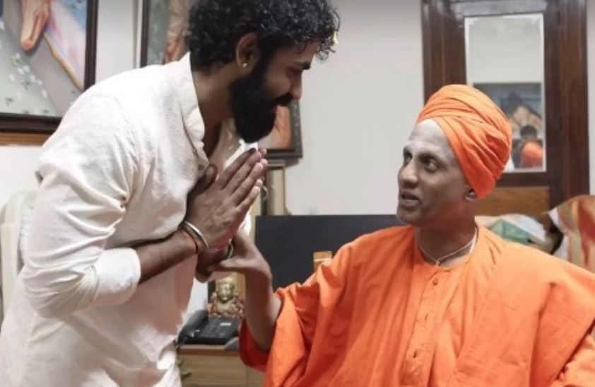 ಸಿದ್ದಗಂಗಾ ಮಠಕ್ಕೆ yuvaraj kumar : Appu ಹಾದಿಯಲ್ಲಿ ಯುವ