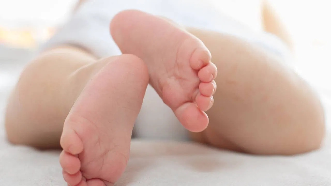 ಗರ್ಭದಲ್ಲೇ infant ಸತ್ತಿದೆ ಎಂದ Govt Hospital ಆದರೆ ಆರೋಗ್ಯವಂತ childಗೆ ಜನ್ಮ ನೀಡಿದ ಮಹಿಳೆ..ಇದು ಹೇಗೆ ಸಾಧ್ಯ..?