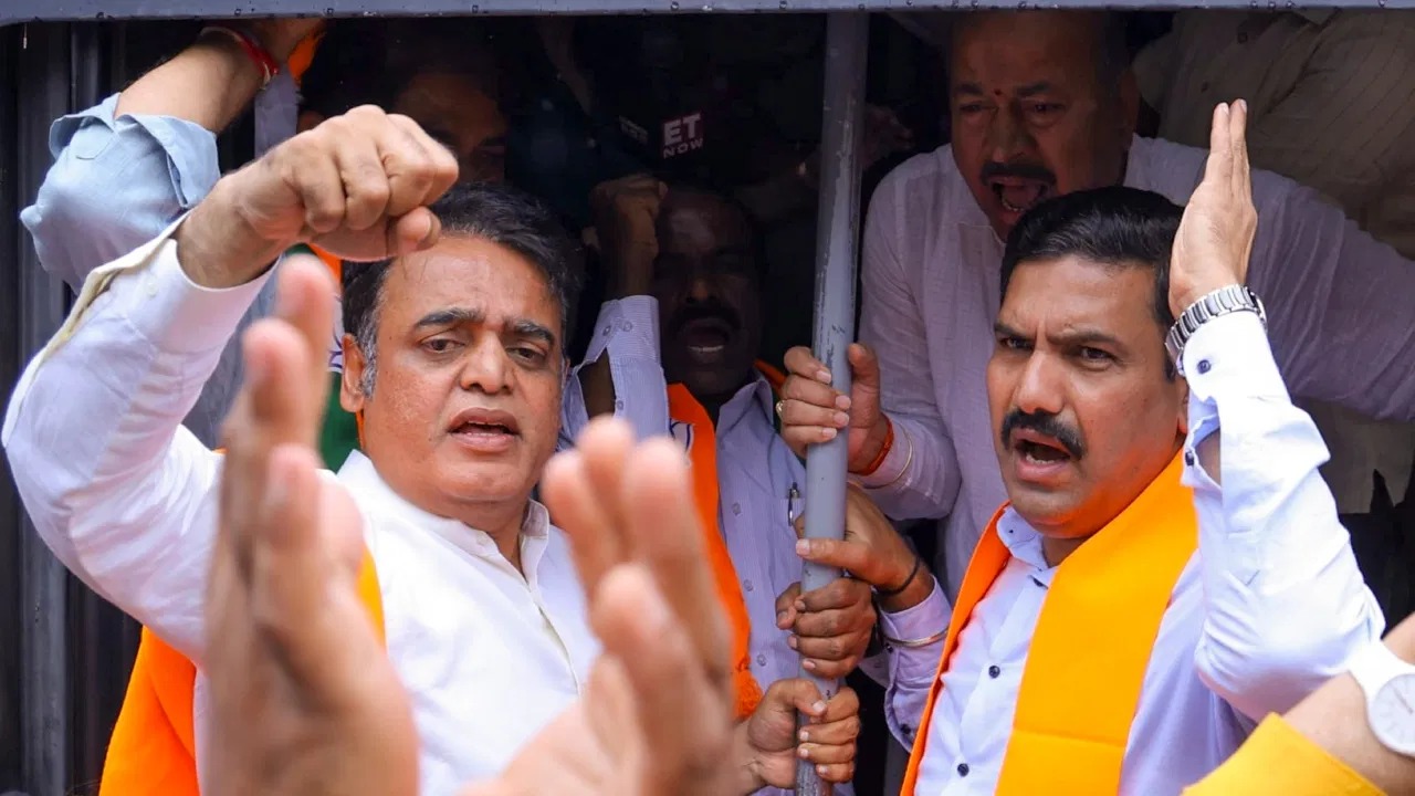 BJP  ಬಣ ರಾಜಕೀಯ: ದೆಹಲಿಯಲ್ಲಿ ತಂತ್ರ-ಪ್ರತಿತಂತ್ರ! BY Vijayendra ವಿರುದ್ಧ ಮತ್ತೆ ದೂರು ನೀಡಲಿದೆ ಭಿನ್ನರ ಬಣ..