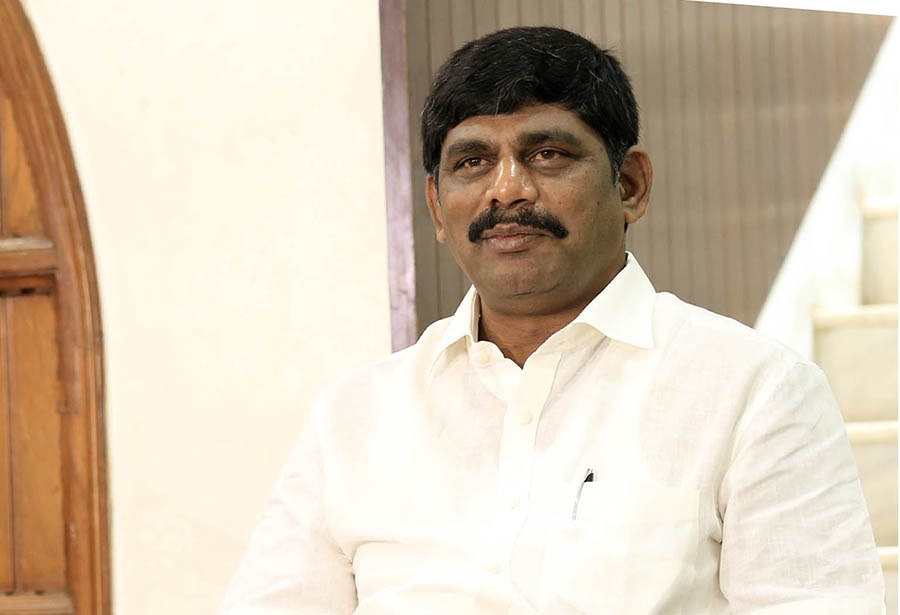 ಯೂರಿಯಾ ಬಿಡುಗಡೆಗೆ ನಮ್ಮ ಭಾಗದ ಜನನಾಯಕರು ಕೇಂದ್ರ ಸಚಿವರನ್ನು ಆಗ್ರಹಿಸಬೇಕು: DK Suresh