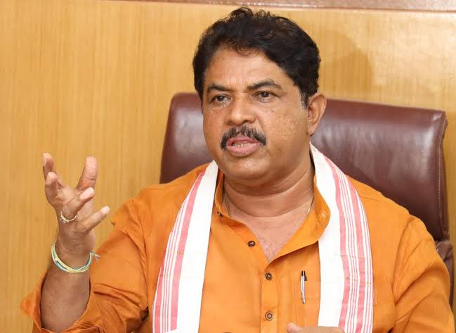 ಸಿಎಂ ಪರ ಇರುವ ಕೆ. ಎನ್. ರಾಜಣ್ಣ ಅವರು ಸಹಕಾರ ಸಚಿವ ಸ್ಥಾನದಿಂದ ರಾಜೀನಾಮೆ ಸಲ್ಲಿಸಿದ ಕಾರಣವೇನು?