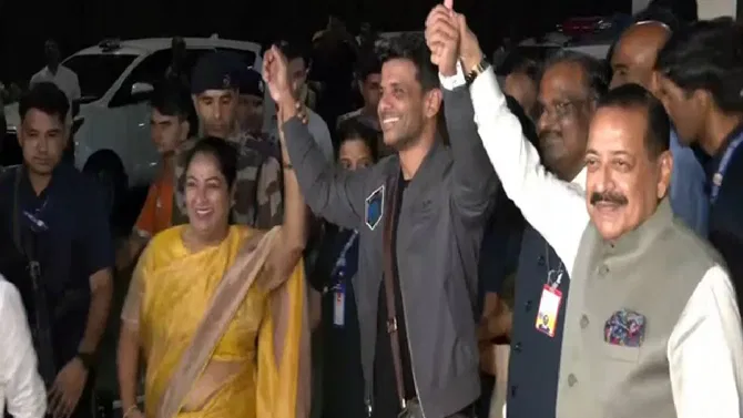ಭಾರತಕ್ಕೆ ಬಂದಿಳಿದ ಭಾರತೀಯ ಗಗನಯಾತ್ರಿ ಶುಭಾಂಶು ಶುಕ್ಲಾ, ಸಚಿವರಿಂದ ಸ್ವಾಗತ. | Shubanshu Shukla