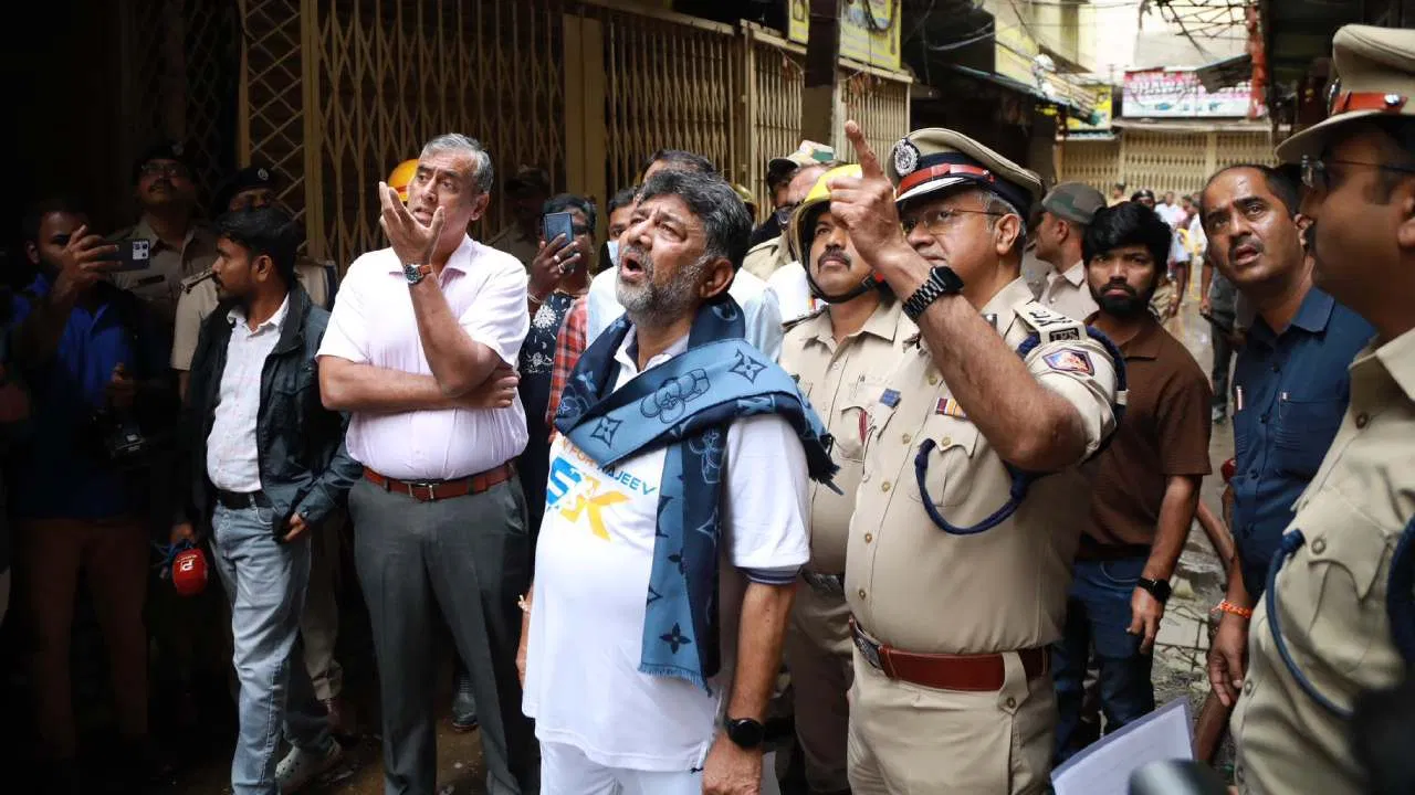 ಹುಷಾರ್​! ಬೆಂಗಳೂರಿನ ಕಟ್ಟಡ ಮಾಲೀಕರಿಗೆ ಖಡಕ್​​ ಎಚ್ಚರಿಕೆ ಕೊಟ್ಟ ಡಿಕೆ ಶಿವಕುಮಾರ್. | FIRE ACCIDENT