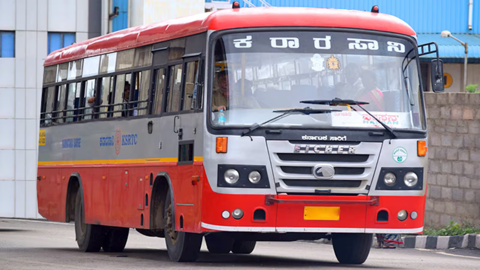 KSRTC ಬಸ್​ಗಳಲ್ಲಿ ಡ್ಯೂಟಿ ಬೇಕು ಅಂದರೆ ಅಧಿಕಾರಿಗಳಿಗೆ ಲಂಚ ಕೊಡಬೇಕು ಎಂಬ ಗಂಭೀರ ಆರೋಪ. | KSRTC Bus