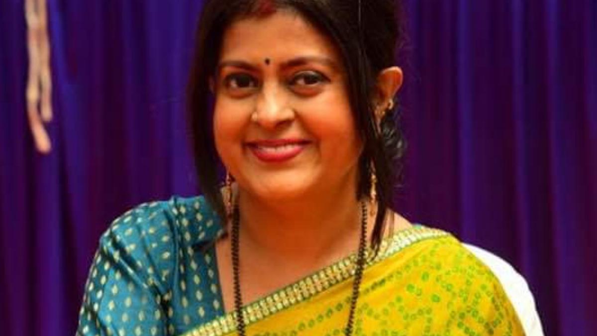Aparna's voice in Yellow Metro too
