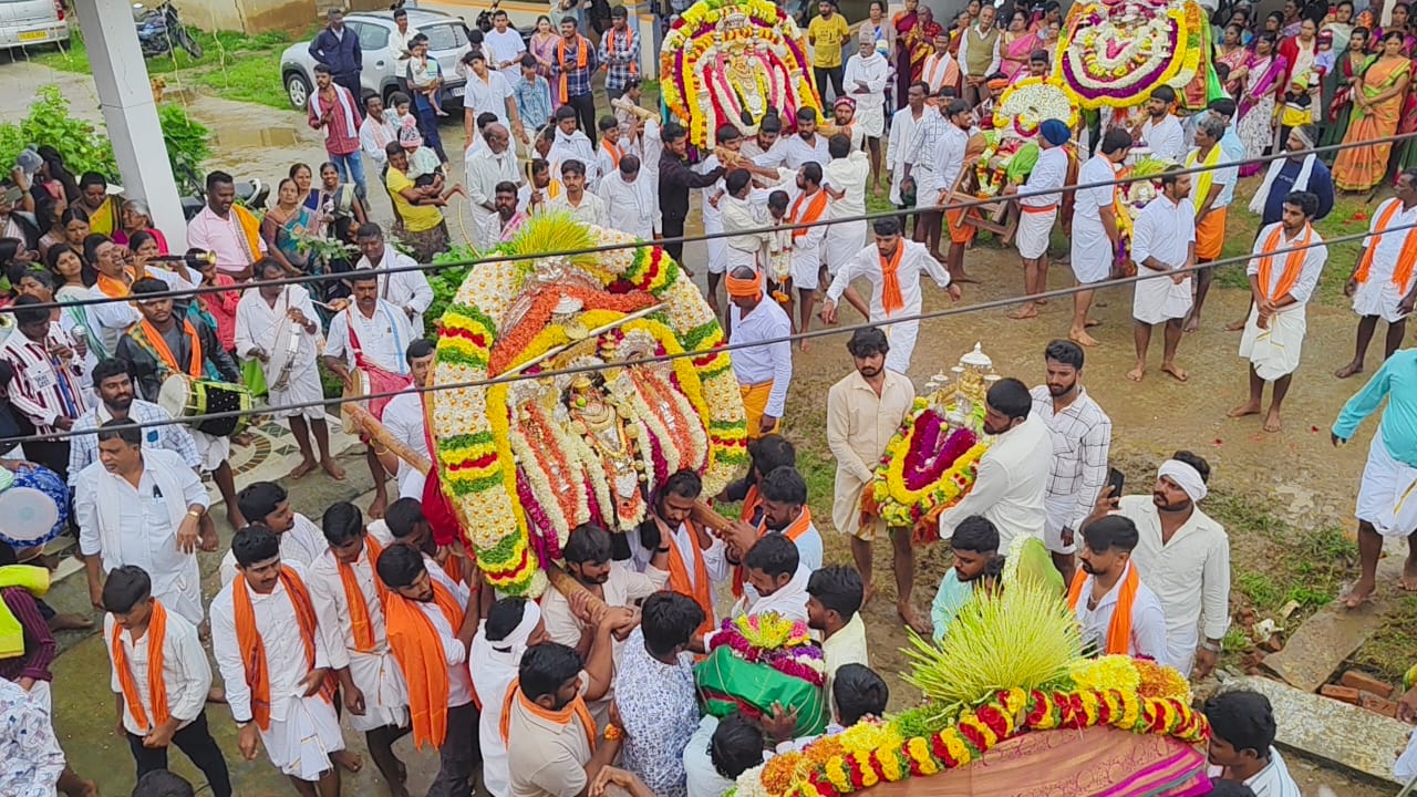 ಮತ್ತಿಹಳ್ಳಿ ಗ್ರಾಮದಲ್ಲಿ ಭಕ್ತಿಯ ಮಹೋತ್ಸವ – ವಿಮಾನ ಗೋಪುರ ಲೋಕಾರ್ಪಣೆ.