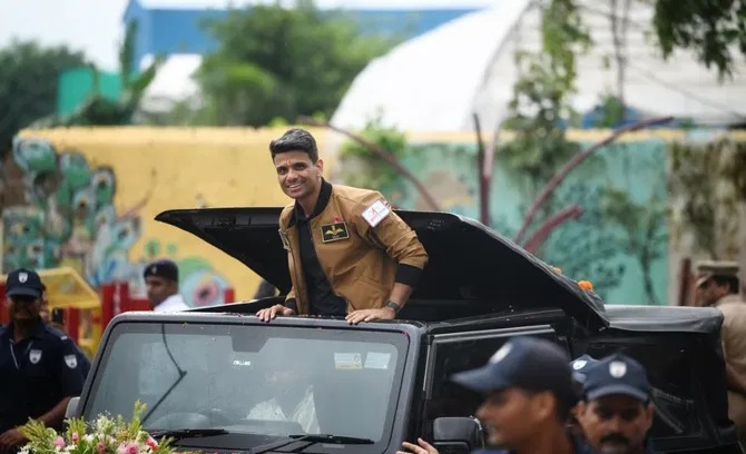 Open Jeepನಲ್ಲಿ ಭಾರತೀಯ ಗಗನಯಾತ್ರಿ ಶುಭಾಂಶು ಶುಕ್ಲಾ , ಅಲ್ಲಿ ಹಾಗಿದ್ದಾದರು ಏನು ..? | Shubhash Shukla