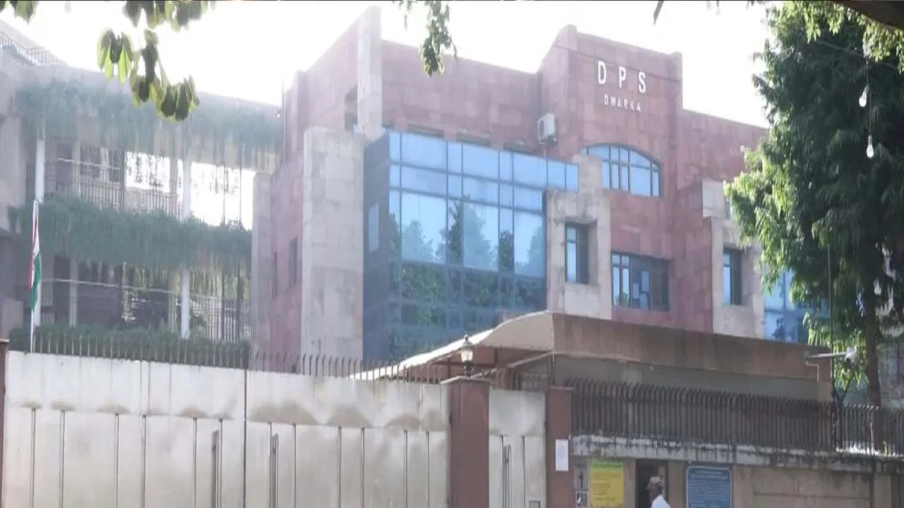 ದೆಹಲಿಯಲ್ಲಿ ಶಾಲಾ-ಕಾಲೇಜುಗಳಿಗೆ ಮತ್ತೆ ಬಾಂಬ್ ಬೆದರಿಕೆ! 8 ತಿಂಗಳಲ್ಲಿ 150ಕ್ಕೂ ಹೆಚ್ಚು ಕೇಸ್.