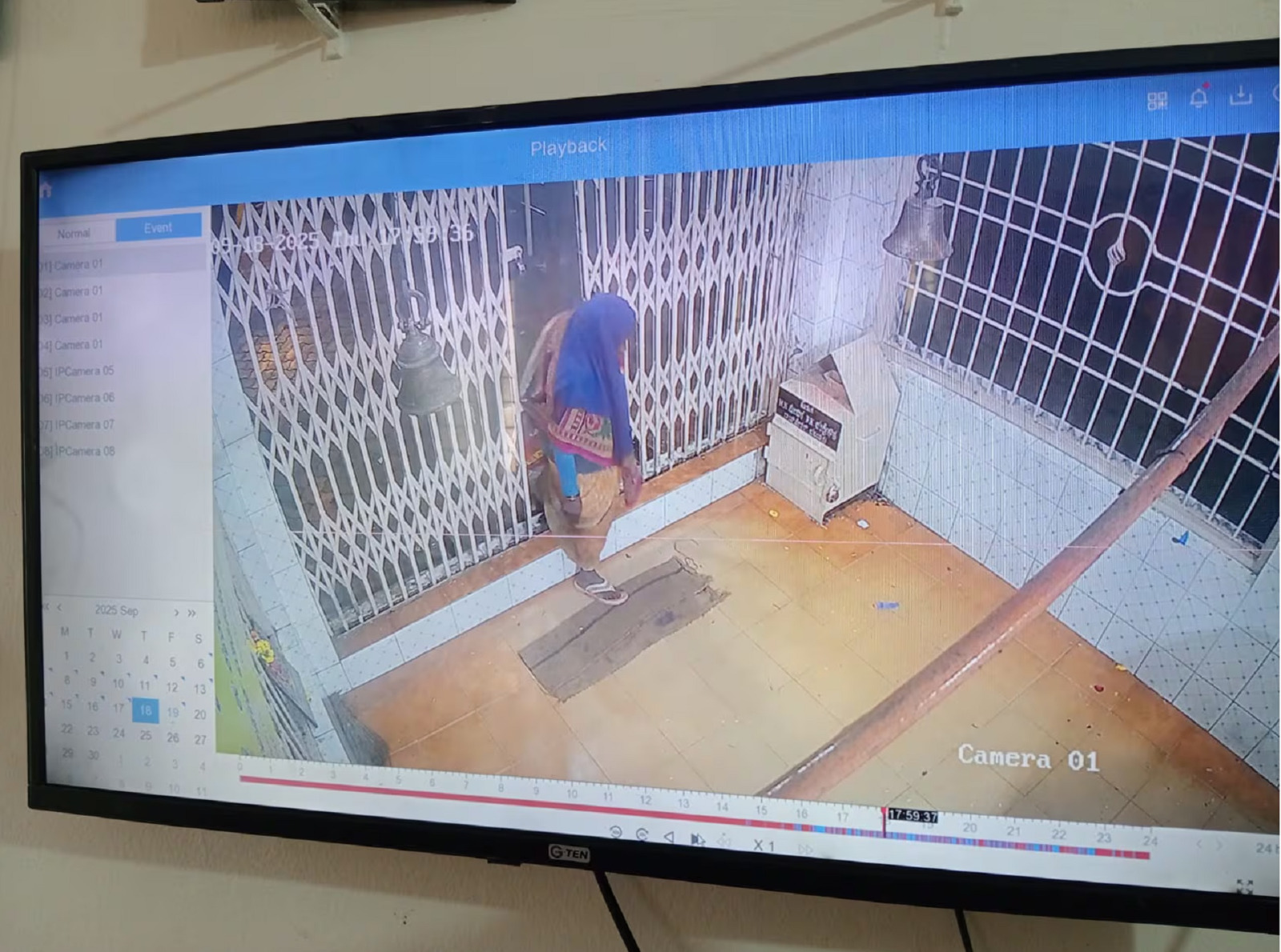 ಬೇಲೂರು ಗಣೇಶ ಮೂರ್ತಿಗೆ ಚಪ್ಪಲಿ ಹಾರ ಹಾಕಿದ ಕೃತ್ಯ: CCTVಯಲ್ಲಿ ಮಹಿಳೆಯ ಶಂಕಿತ ಹಾವಳಿ.