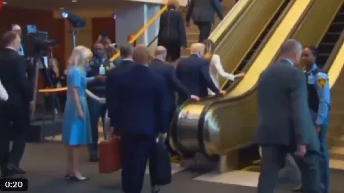 ಟ್ರಂಪ್ ದಂಪತಿ ಹತ್ತುತ್ತಿದ್ದಂತೆ ನಿಂತ ಎಸ್ಕಲೇಟರ್ ಯಾಕೆ ಗೊತ್ತಾ..?