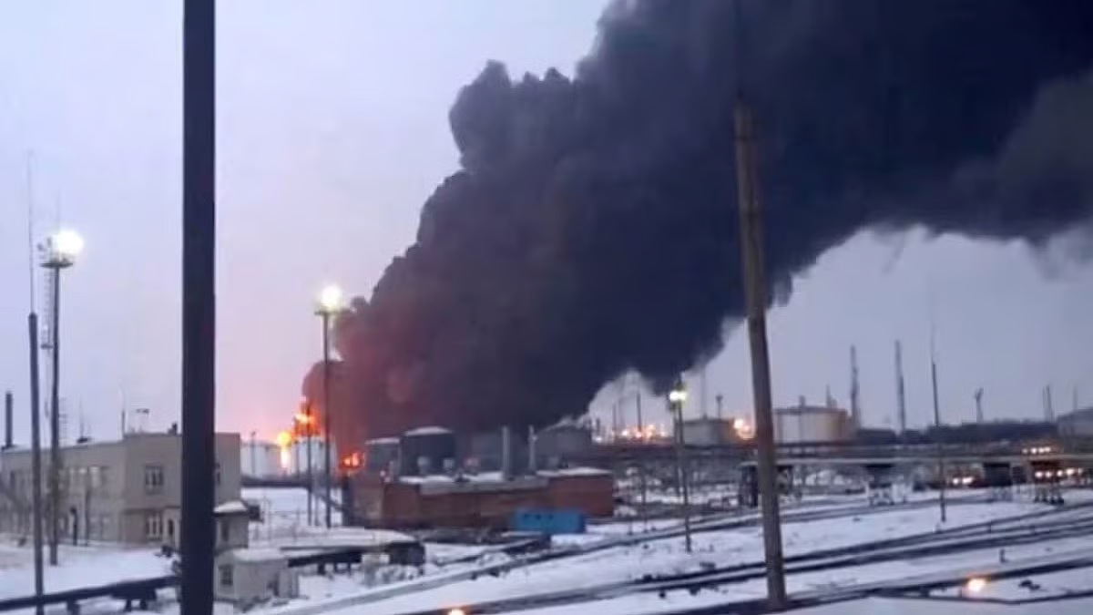 ರಷ್ಯಾದ ಡ್ರೋನ್ ದಾಳಿಗೆ ಉಕ್ರೇನ್ನಲ್ಲಿ ಪ್ಯಾಸೆಂಜರ್ ರೈಲು ಬ*: 30ಕ್ಕೂ ಹೆಚ್ಚು ಪ್ರಯಾಣಿಕರು ಗಂಭೀರ ಗಾಯ.