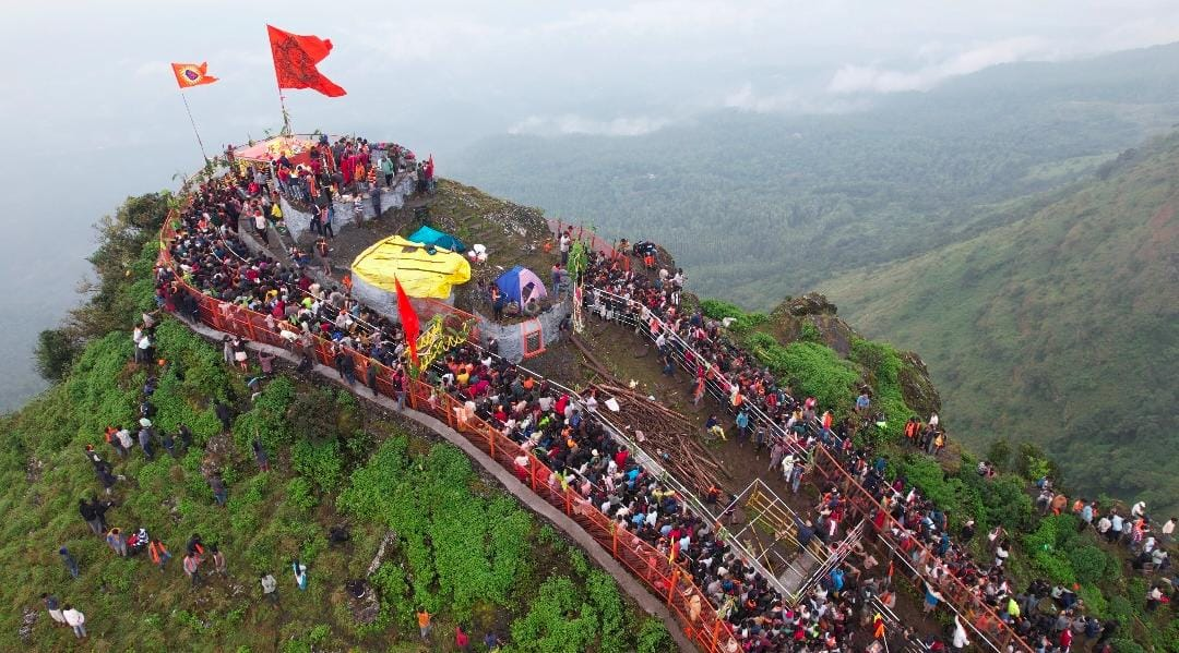 ದೇವಿರಮ್ಮ ಬೆಟ್ಟದ ಮೇಲೆ ಮೂವರಿಗೆ ಅಸ್ವಸ್ಥತೆ.!