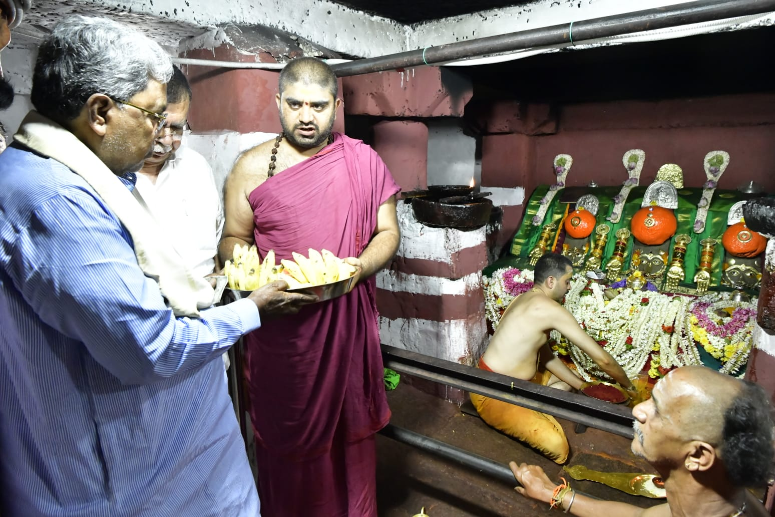 ಸತತ 2ನೇ ಬಾರಿಗೆ ಹಾಸನಾಂಬೆ ದರ್ಶನಕ್ಕೆ ಆಗಮಿಸಿದ CM.