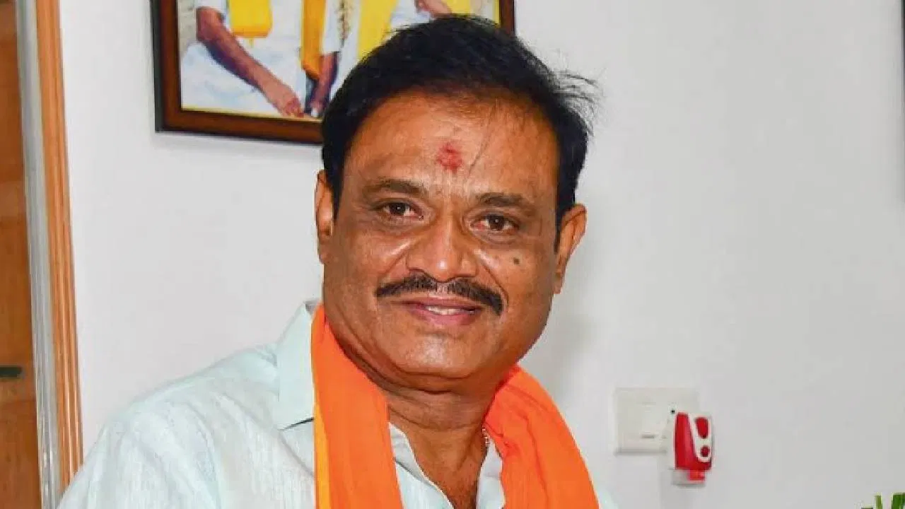 ಮುನಿರತ್ನರ RRನಗರ ಕಚೇರಿ ಮೇಲೆ ಪೊಲೀಸ್ ಬೀಗ.