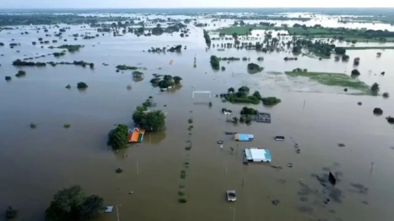 ಕರ್ನಾಟಕಕ್ಕೆ ನೆರೆ-ಹಾನಿ ನೆರವಿಗೆ ಕೇಂದ್ರ ಸರ್ಕಾರಕ್ಕೆ 1,545 ಕೋಟಿ ರೂ. ಮನವಿ.