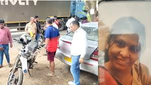 ಬೆಂಗಳೂರಿನ ರಸ್ತೆ ಗುಂಡಿಗೆ ಮತ್ತೊಂದು ಬ*ಲಿ , ಕ್ಯಾಂಟರ್ ಲಾರಿ ಅಡಿ ಸಿಲುಕಿ ಸಾ*.