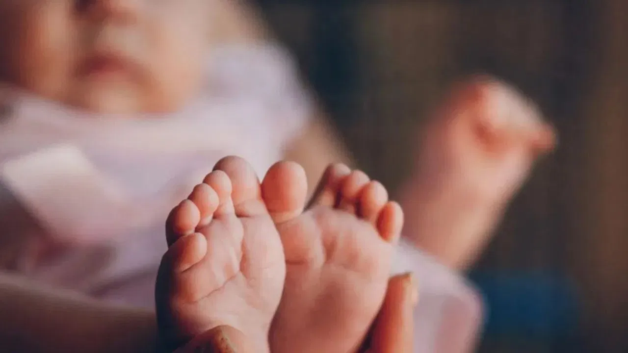 ಕ್ಷಣಮಾತ್ರದಲ್ಲಿ ಶಿಶು ರಕ್ಷಣಾ ಸಾಹಸ! ಮೈಸೂರಿನ ರೈಲ್ವೆ ಪೊಲೀಸರ ಚುರುಕುತನದಿಂದ ಅಪಹರಣ ವಿಫಲ.