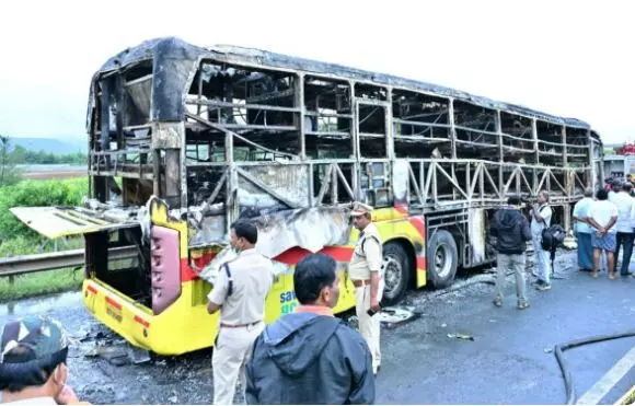 ಕರ್ನೂಲ್ ಬಸ್ ದುರಂತ: ಅತಿವೇಗ, ಅಪಾಯಕಾರಿ ಚಾಲನೆಗೆ 23 ಸಾವಿರ ದಂಡ.