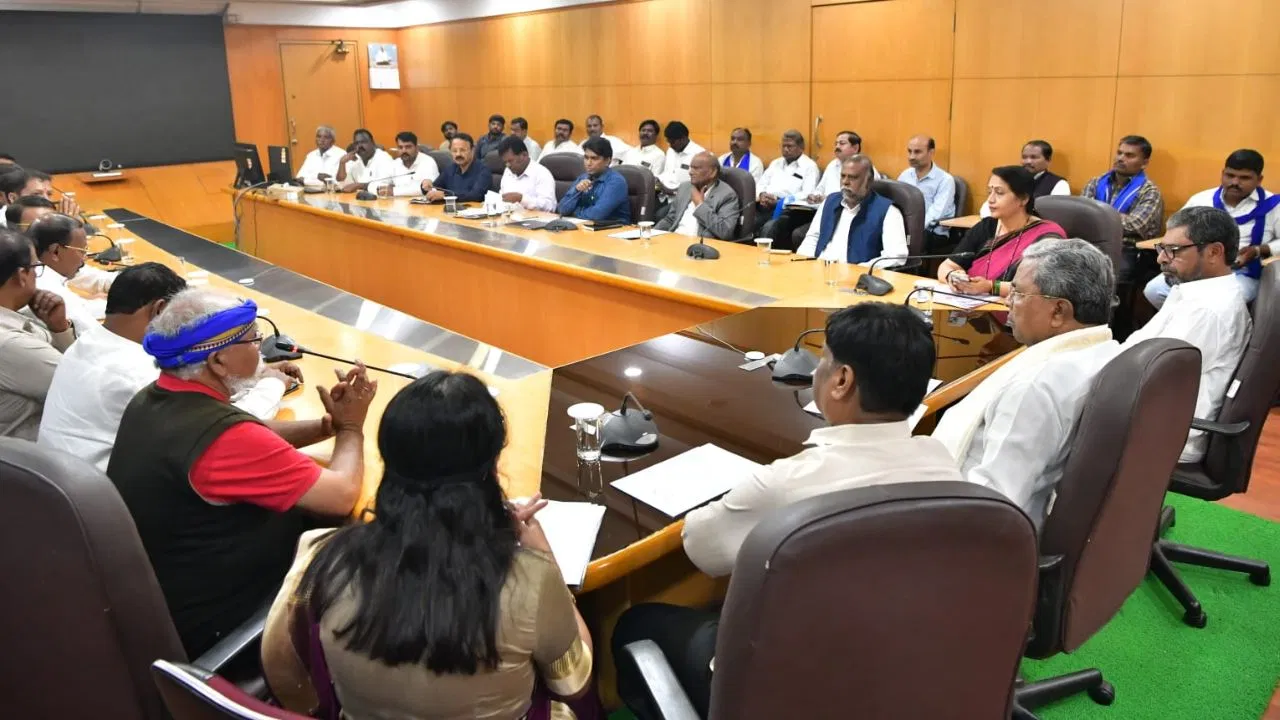 ವಿಧಾನಸೌಧದ ಒಳಗೇ ಸರ್ಕಾರಕ್ಕೆ ಧಿಕ್ಕಾರ ಕೂಗಿದ ಅಲೆಮಾರಿ ಮುಖಂಡರು!