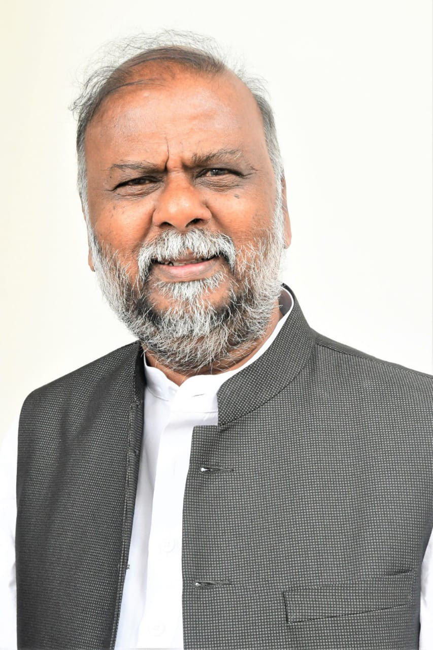 ಹಬ್ಬದ ವೇಳೆ ಹಿಂದೂಗಳು ಬಾರ್​​ನಲ್ಲಿ ಇರ್ತಾರೆ: ಮಾಜಿ ಸಚಿವ ಆಂಜನೇಯ ಹೊಸ ವಿವಾದ.