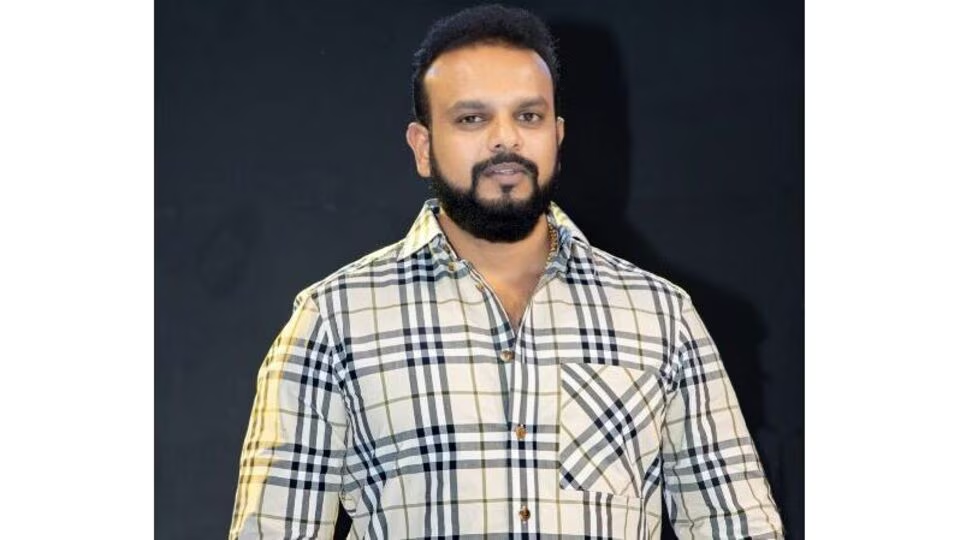  “ನಿರ್ಮಾಪಕ–ನಿರ್ದೇಶಕರಿದ್ದರೆ ಮಾತ್ರ ಸ್ಟಾರ್ ಹುಟ್ಟುತ್ತಾನೆ” – ಉಮಾಪತಿ ಶ್ರೀನಿವಾಸ್ ಹೇಳಿಕೆ ಚರ್ಚೆ.