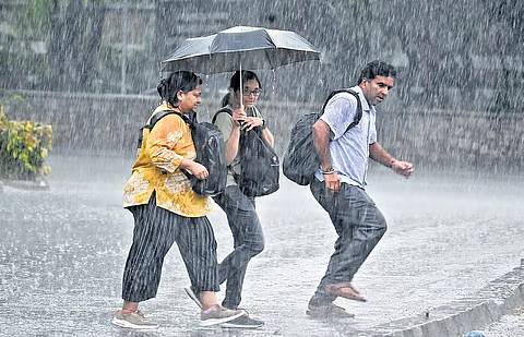 ರಾಜ್ಯದ ಹಲವೆಡೆ ಗುಡುಗು ಸಹಿತ ಮಳೆಯ ಸಾಧ್ಯತೆ – ಹವಾಮಾನ ಇಲಾಖೆ ಎಚ್ಚರಿಕೆ!