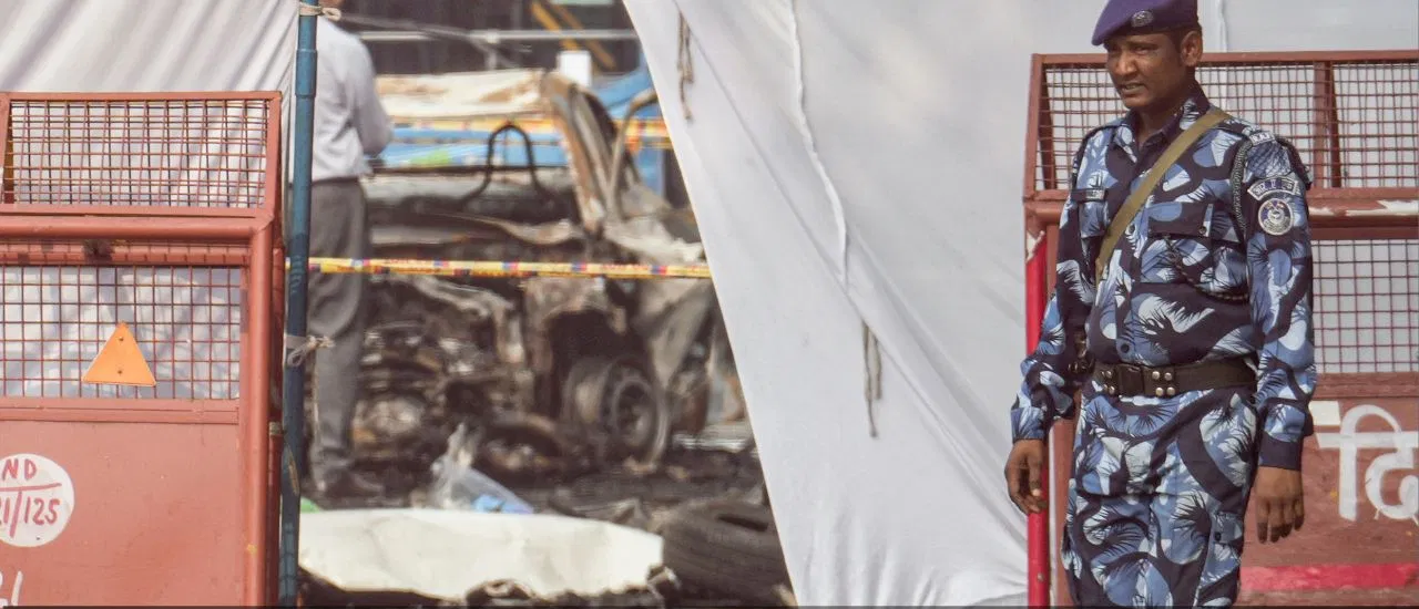 ದೆಹಲಿ ಕೆಂಪುಕೋಟೆ ಸ್ಫೋಟ ತನಿಖೆ NIA ವಹಿಕೆ; ಭದ್ರತಾ ಸಭೆಯಲ್ಲಿ ಶಾ ಕಮಾಂಡ್.