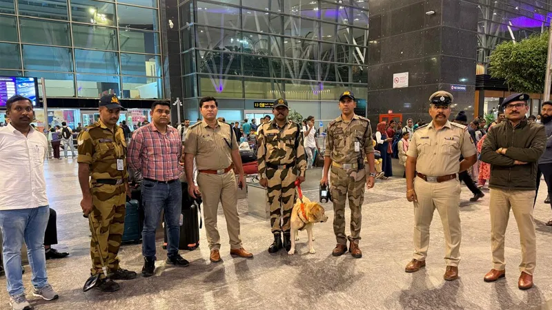 ದೆಹಲಿ ಸ್ಫೋಟ ಪ್ರಕರಣ: ಪ್ರಯಾಣಿಕರಿಗೆ ಬೆಂಗಳೂರು ಏರ್‌ಪೋರ್ಟ್‌ನಿಂದ ವಿಶೇಷ ಸೂಚನೆ.