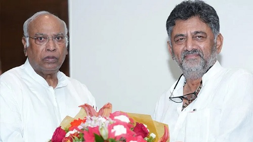 ಕಾಂಗ್ರೆಸ್ ಅಧಿಕಾರ ಹಂಚಿಕೆ ಕಾವು: ದೆಹಲಿಯಲ್ಲಿ ಡಿಕೆ ತಂಡ ಪರೇಡ್.