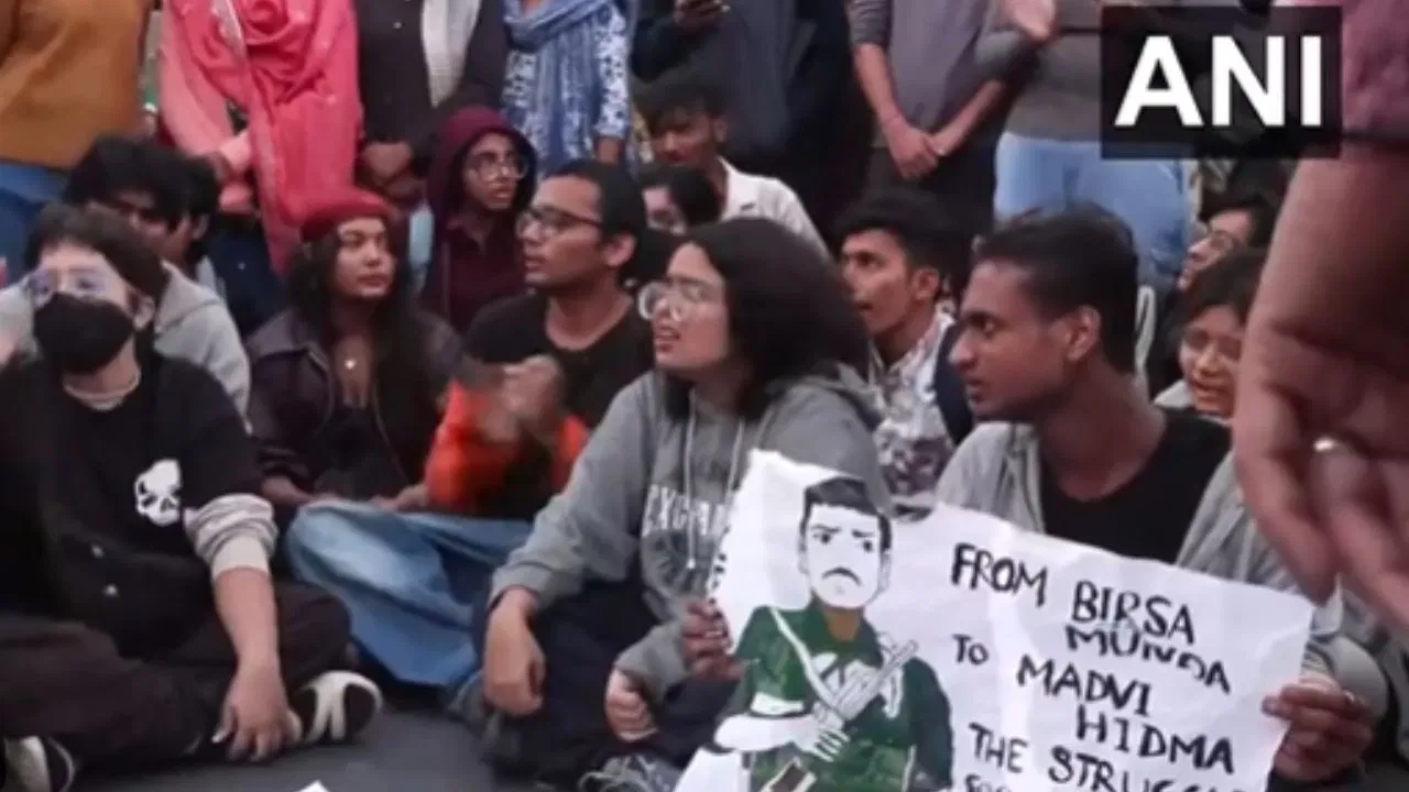 ದೆಹಲಿ ವಾಯು ಮಾಲಿನ್ಯ ಪ್ರತಿಭಟನೆ ವಿವಾದಾತ್ಮಕ ರೂಪ.