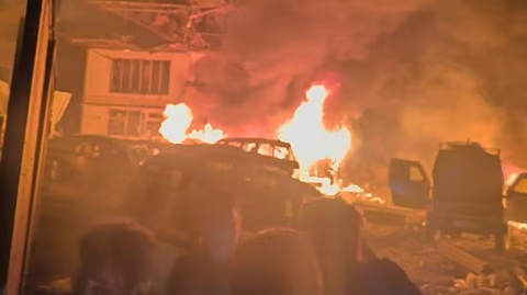  “ಶ್ರೀನಗರ ನೌಗಾಮ್ ಪೊಲೀಸ್ ಠಾಣೆಯಲ್ಲಿ ಭಾರೀ ಸ್ಫೋಟ: 6 ಪೊಲೀಸರು ದುರ್ಮರಣ.