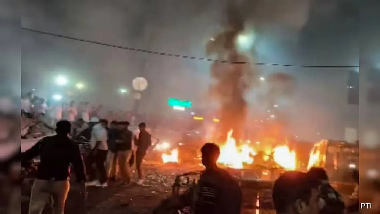 ದೆಹಲಿ ಸ್ಫೋಟದ ಹಿಂದಿನ ಪ್ಲ್ಯಾನ್ ಬಹಿರಂಗ: ವೈದ್ಯರ ನಡುವೆ ಹಣದ ವಿವಾದ, 4 ನಗರಗಳಲ್ಲಿ ಸರಣಿ ಸ್ಫೋಟ ನಡೆಸಲು ಸಂಚು!