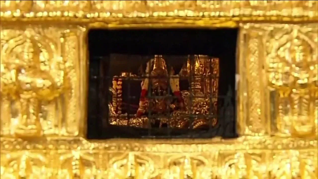 ಶ್ರೀಕೃಷ್ಣ ಮಠದಲ್ಲಿ ಕನಕನ ಕಿಂಡಿ ಸ್ವರ್ಣ ಕವಚ ಲೋಕಾರ್ಪಣೆ.