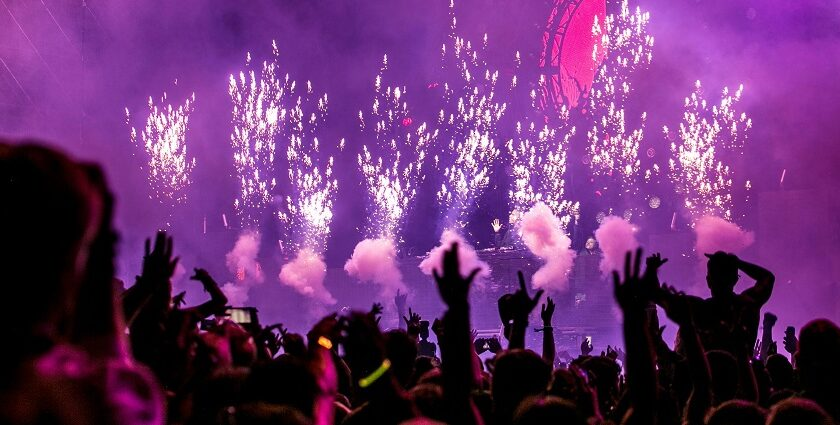 ಅಯಾನಾ ರೆಸಾರ್ಟ್‌ನಲ್ಲಿ ಪೊಲೀಸರ ಬೃಹತ್ ಆಪರೇಶನ್ — 115 ಮಂದಿ ವಶಕ್ಕೆ!