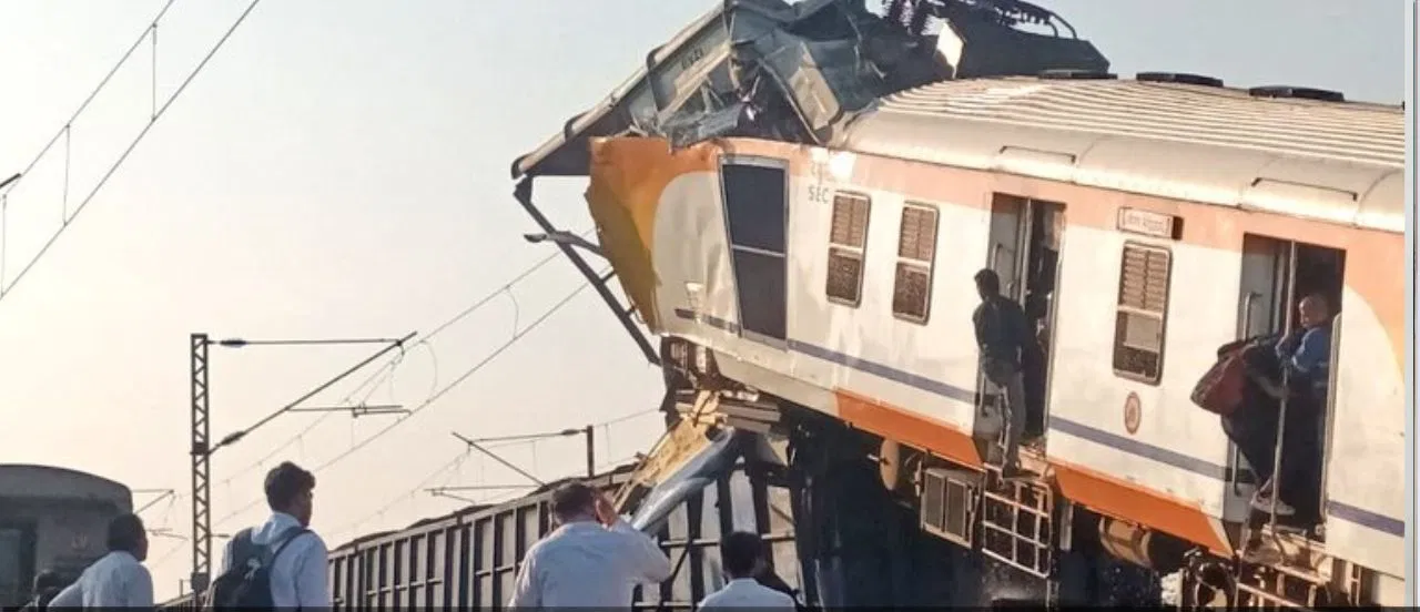 11 ಜನರು ದುರ್ಮರಣ — ಕೆಂಪು ಸಿಗ್ನಲ್ ದಾಟಿದ ರೈಲು ದುರಂತಕ್ಕೆ ಕಾರಣ!