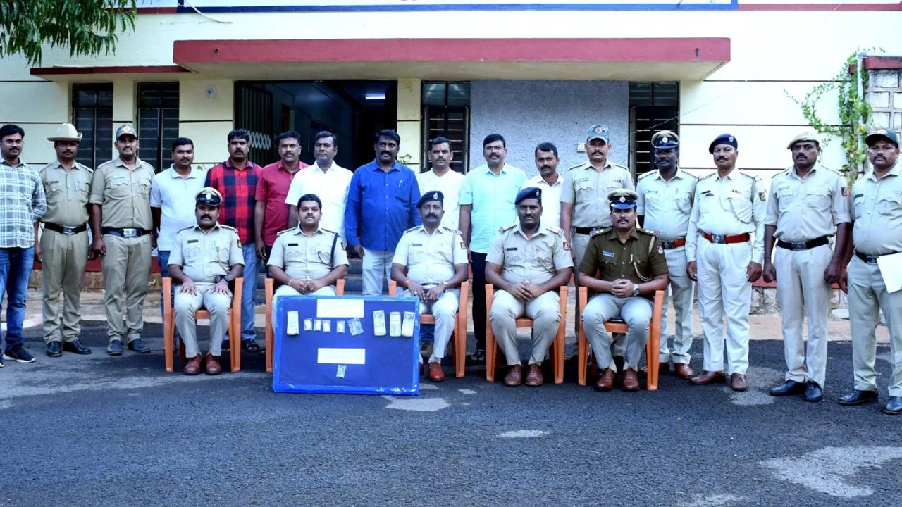 ಅಂತಾರಾಜ್ಯ ಕಳ್ಳರು ಬಂಧಿತರಾಗಿ ಲಕ್ಷಾಂತರ ರೂಪಾಯಿ ಸೀಜ್.