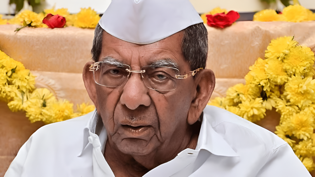 ಪಂಚಪೀಠ ಶ್ರೀಗಳ ಸಮ್ಮುಖದಲ್ಲಿ ಶಾಮನೂರು ಶಿವಶಂಕರಪ್ಪ ಕ್ರಿಯಾಸಮಾಧಿ.